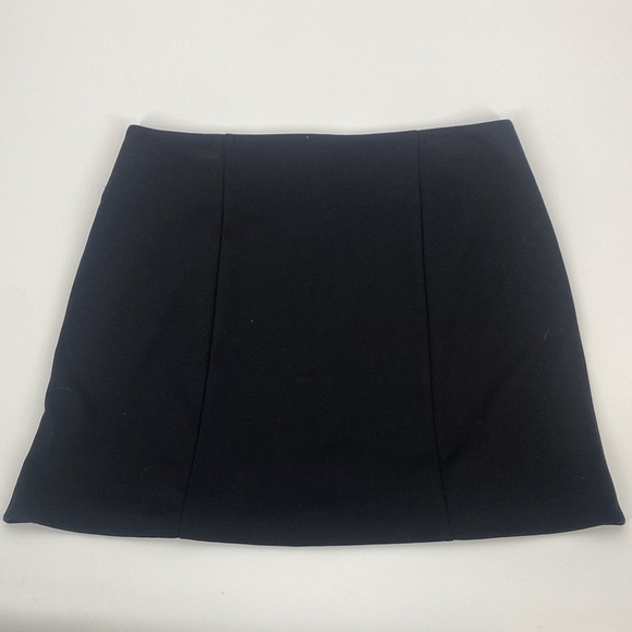 Skirt - Picture 2 of 6